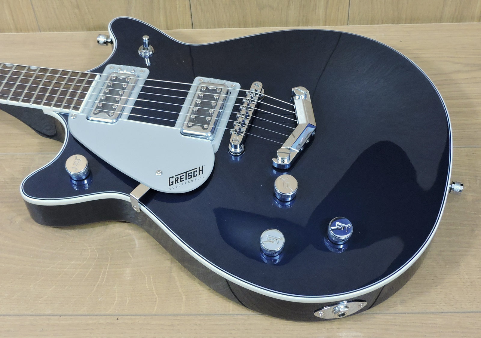 Gretsch G5232LH Electromatic® Double Jet™ FT Left-Handed. Midnight Sapphire