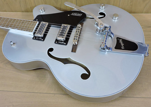 Gretsch G5420T Electromatic® Hollow Body Single-Cut with Bigsby. Airline Silver