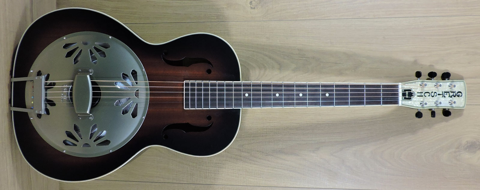 Gretsch G9241 Alligator™ Biscuit Round-Neck Acoustic / Electric Resonator