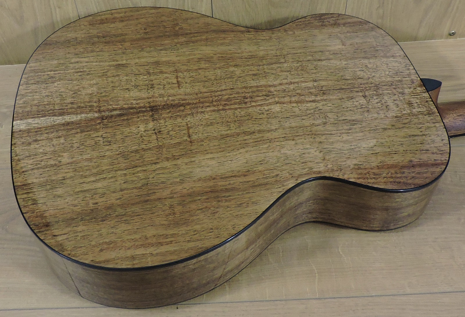 Martin 000-12E KOA Road Series