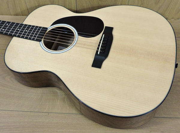 Martin 000-12E KOA Road Series