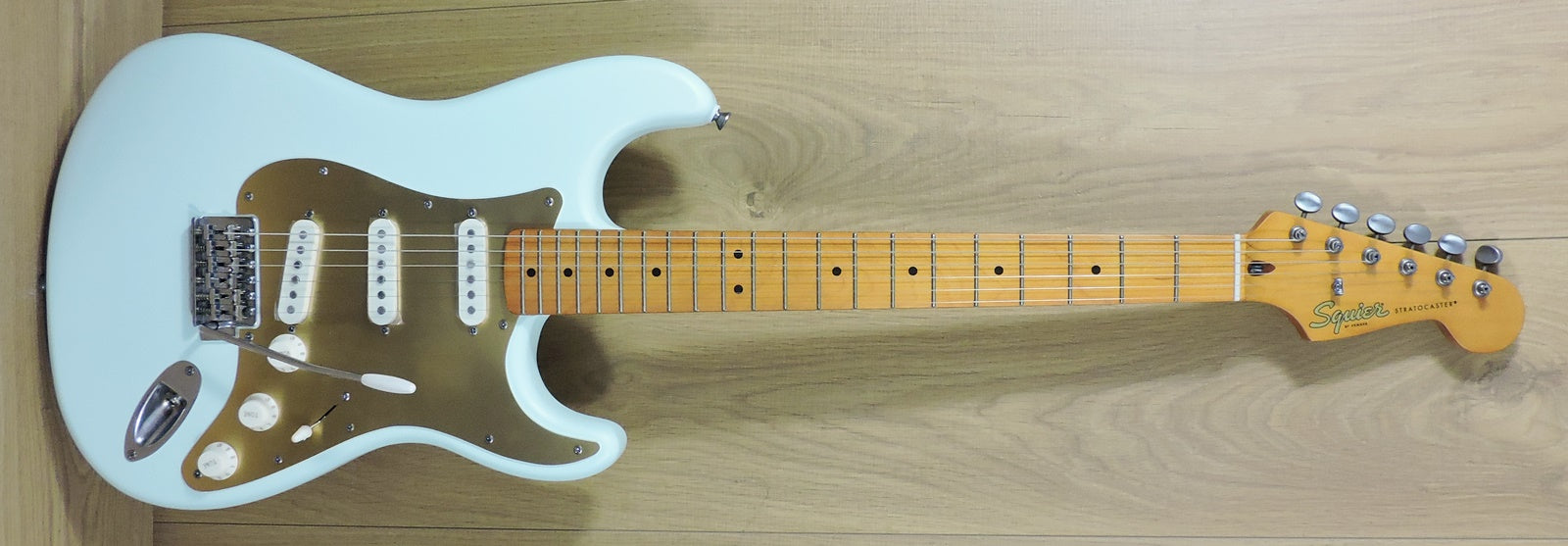 Squier 40th Anniversary Stratocaster®, Vintage Edition