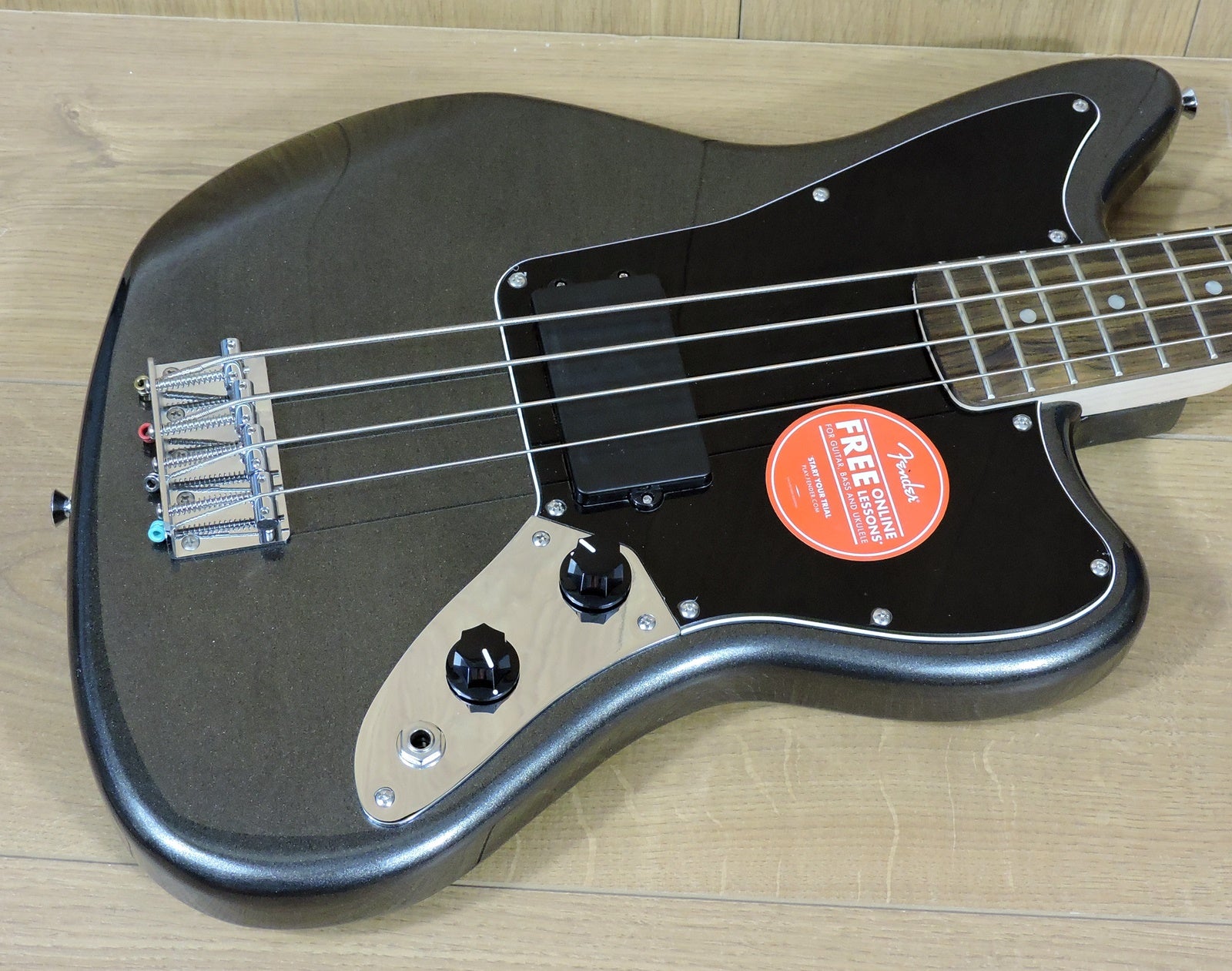 Squier Affinity Series Jaguar Bass H. Charcoal Frost Metallic