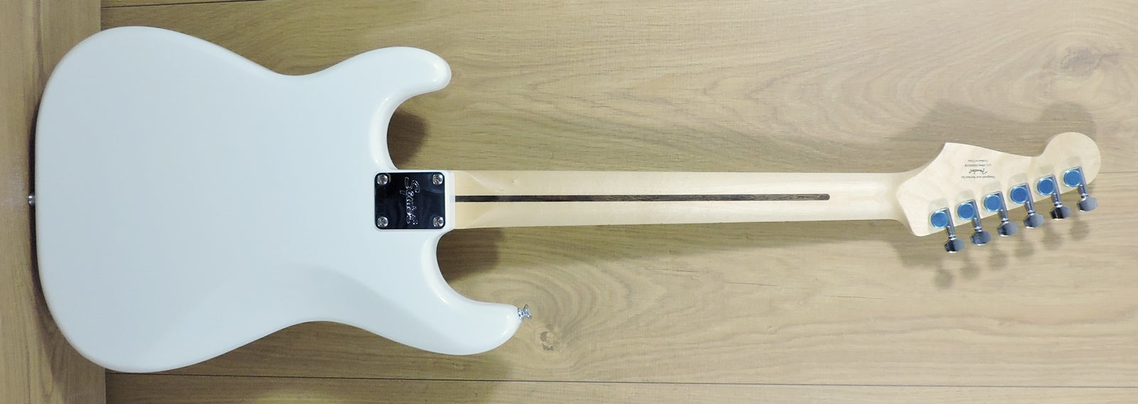 Squier Sonic™ Stratocaster® HT. Arctic White MN
