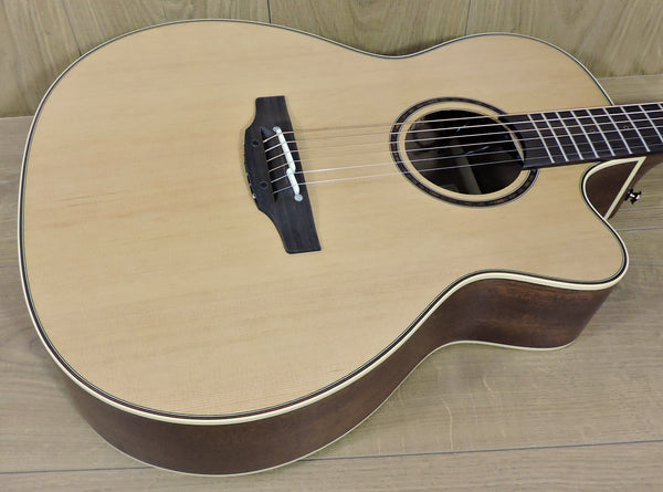 Takamine P3MC